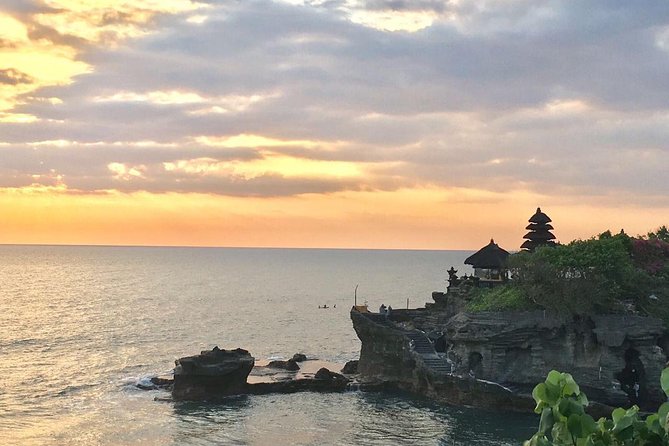 2-Day Private Sightseeing Tour of Bali with Hotel Pickup - Day 1: Batik, gold, painting, then Tirta Empul’s sacred water