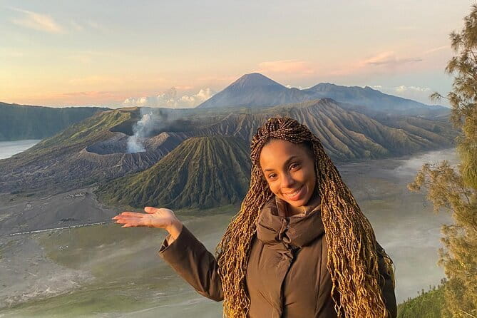 2D1N Ijen Blue Fire and Mount Bromo Sunrise Tour from Bali - Day 1 at Ijen Crater: Blue Lake Views and the Real Reason People Come