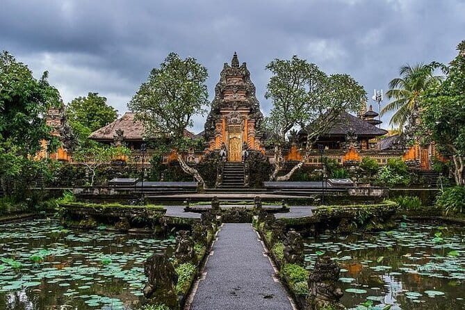 3-Day Private Sightseeing Tour of Bali with Hotel Pickup - Uluwatu Temple: The Cliffside Stop That Makes the Whole Trip Feel Worth It