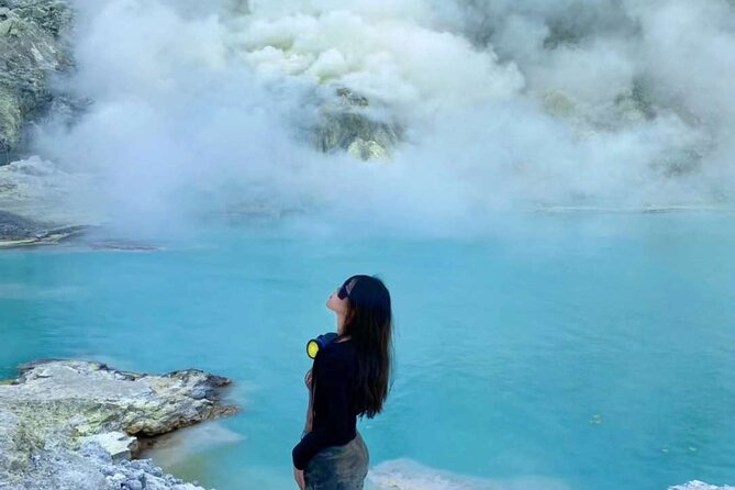 3 days Private Tour of Sewu Waterfalls, Bromo, and Ijen Blue Fire - Day 3 Ijen Blue Fire: Midnight Pickup, the Crater Walk, and the Gas Mask