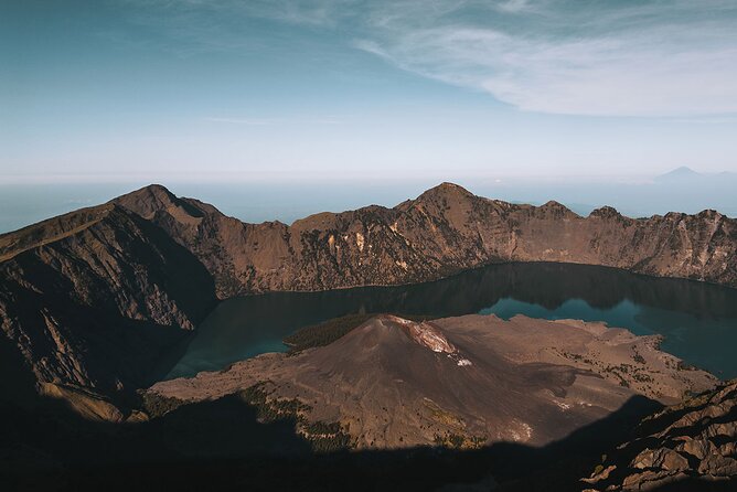 3 Days Tour in Mount Rinjani Summit with Lake Hiking - Day 1 from Senaru through Sembalun to Pelawangan Sembalun