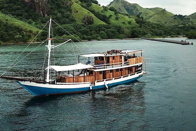 3D/2N Komodo Tour by Private Boat for 10 pax - Boat Life: Cabins, Food, Snorkeling Gear, and the Pace of Days