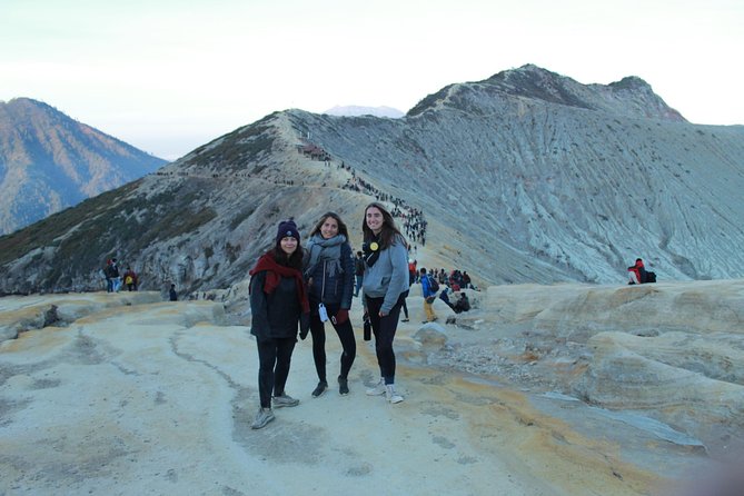 4D3N Ijen Crater,Papuma Beach, Tumpak Sewu Waterfal & Mount Bromo - FAQ