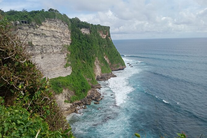 All Inclusive Kecak Dance and Uluwatu Temple Admission Ticket - The Kecak and fire dance sessions: what changes between 18:00 and 19:00