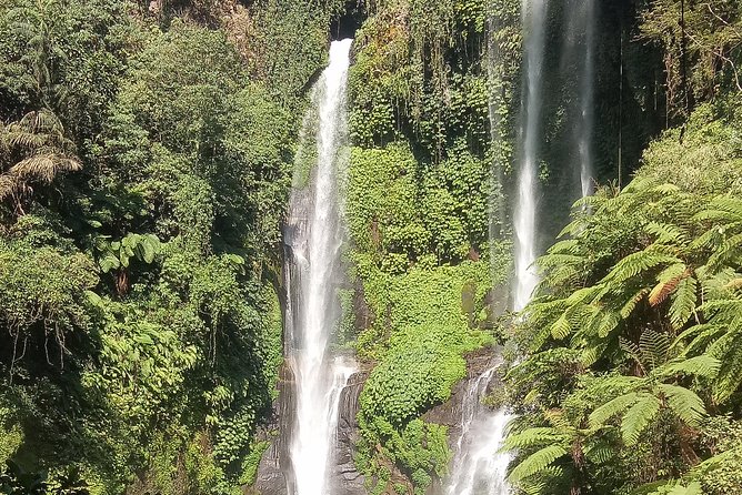 All Inclusive Sekumpul Waterfall Trekking , Handara Gate & Temple - Stop 3: Ulun Danu Beratan Temple on Lake Bratan shores