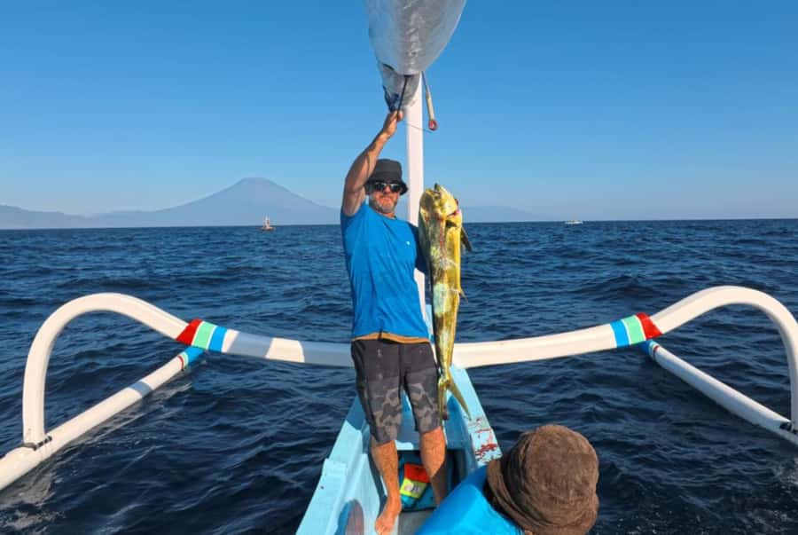 Amed: Private Sunrise Fishing & Catch-and-Cook Experience - After you fish: that long stretch before dinner