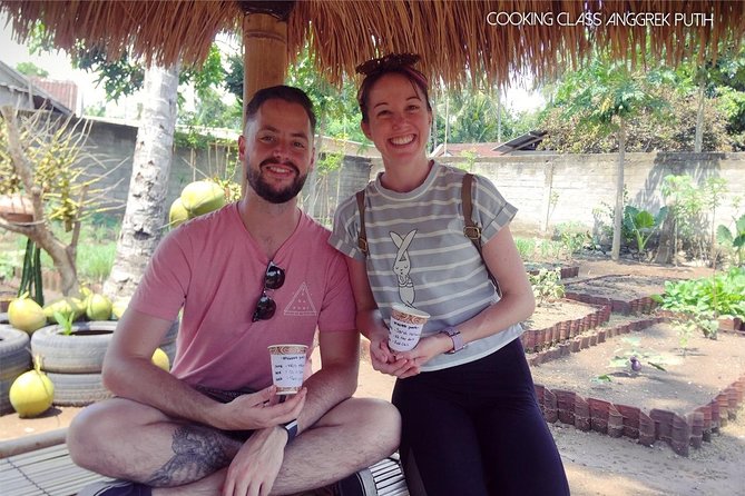 Anggrek Putih Lombok Cooking Class - Entering Little Eden: the garden walk that sets your cooking mindset