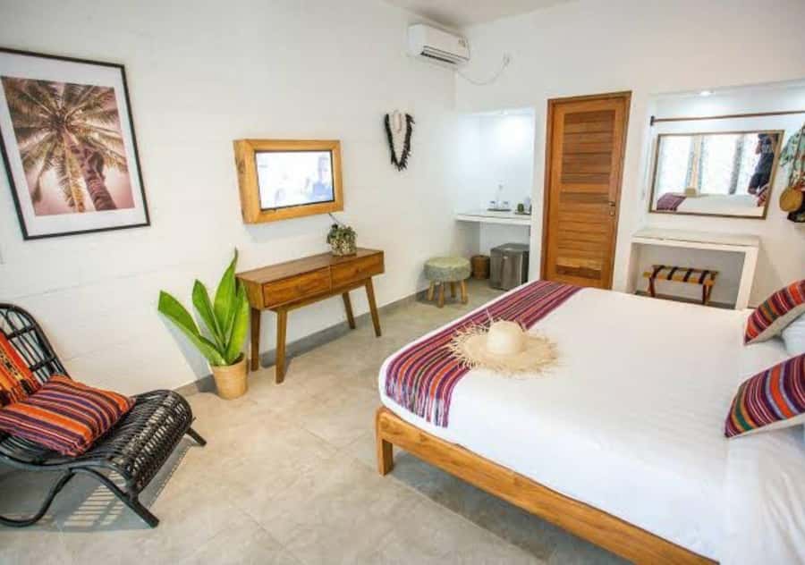 Bali: 3-Day Private Gili Islands Snorkel Tour with Hotel - Standard vs Premium: When Paying More Actually Helps