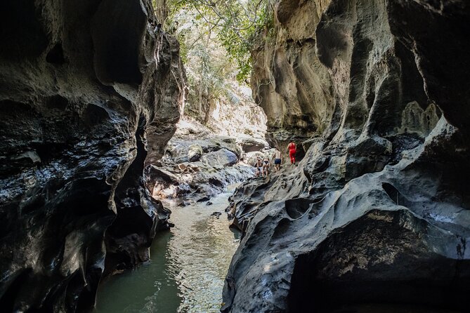 Bali Adventure Tour: Hidden Canyon, Tegenungan Waterfall, Goa Gajah temple - Tegenungan Waterfall: the big view comes with a big step count