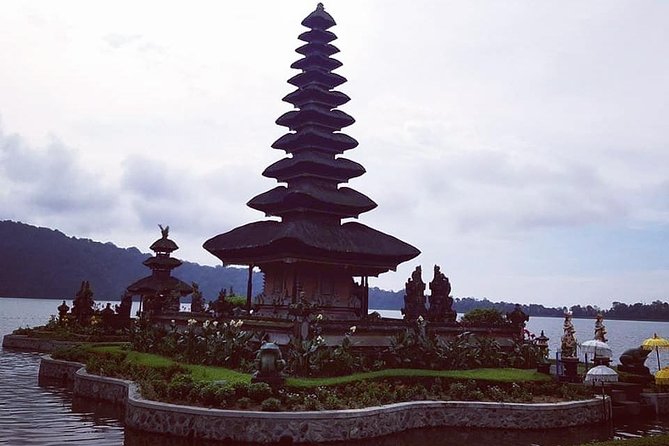 Bali Ancient Temples Tour - Stop 3: Ulun Danu Bratan Temple on Lake Bratan, Water, Views, and Icon Status