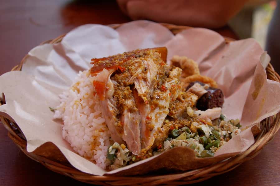 Bali: Authentic Culinary Street Food Experience Tour - The Roast-Meat Opening: Babi Guling and Familiar Flavors, Explained