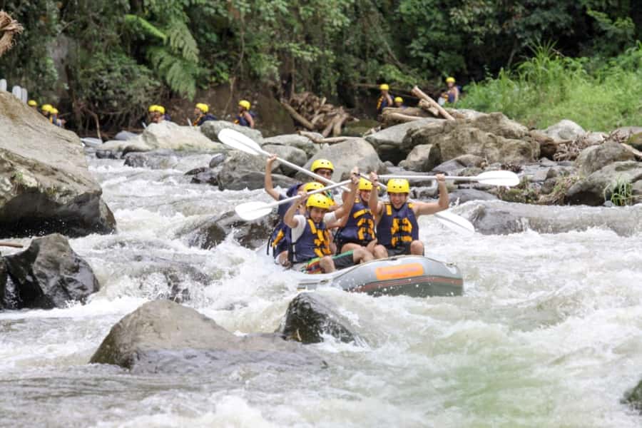 Bali: Ayung River Premium White Water Rafting with Lunch - The 5-hour flow: from lockers to rapids to lunch to hot shower