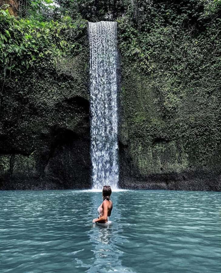 Bali: Best of Ubud Waterfalls Tour - Stop 1: Tegenungan Waterfall, 20 Meters of Water and a Small Dip Pool