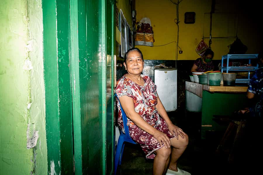 Bali: Bites Food Tour with over 15 Tastings - The warung route: from sambal heat to smoky chicken comfort