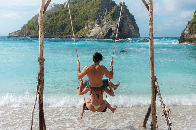 Bali East Nusa Penida Private Tour - All Inclusive - Tree House Molenteng: the photo spot, the cliff setting, and extra fees
