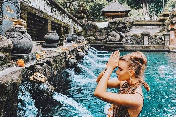Bali Flower Bath, Massage & Tirta Empul Experience (Private & All-Inclusive) - Ubud Traditional Spa: flower bath and massage time