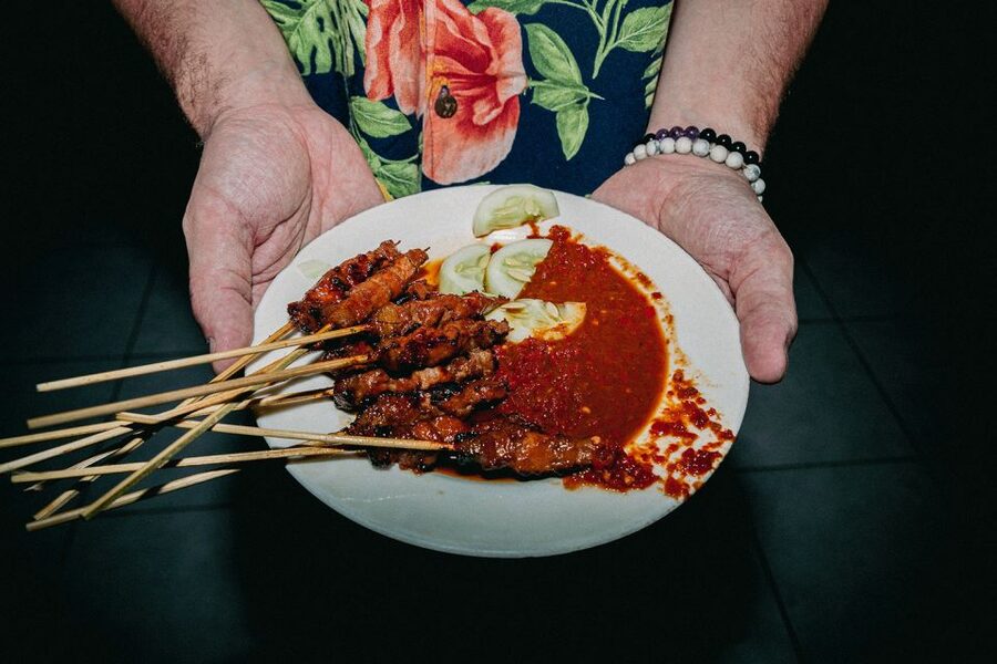 Bali: Food Tour of Denpasar with Over 15 Tastings - The street vendors and warung stops that feel genuinely local