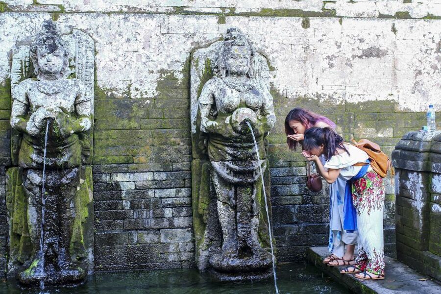 Bali: Full-Day Spiritual Cleansing and Shamanic Healing Tour - Yadnya Offerings and the Canang Sari Moment