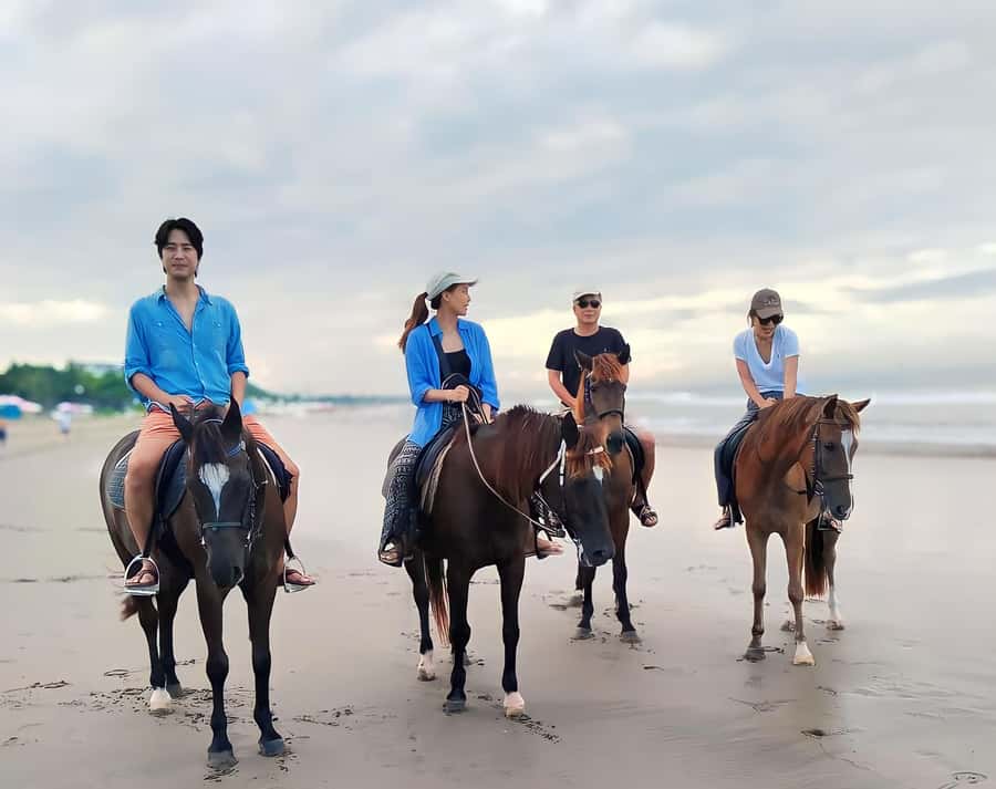 Bali: Horse Riding Tour on Seminyak Beach Include Transport - The photo and video side: don’t leave this memory with only phone blur