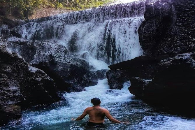 Bali Inclusive Tour: Best Waterfalls Around Ubud Area - Stop 1: Tukad Cepung, where the light is the main character