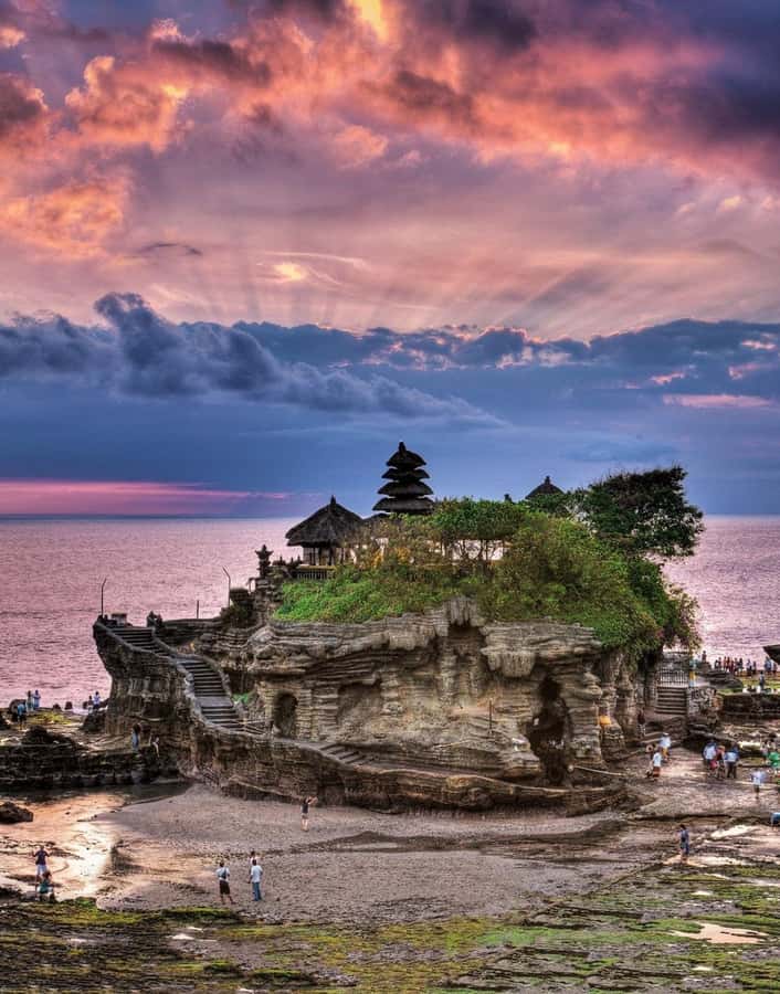 Bali: Jatiluwih UNESCO, Bratan Lake, Iconic Gate & Tanah Lot - What the English-Speaking Driver Actually Changes for Your Day