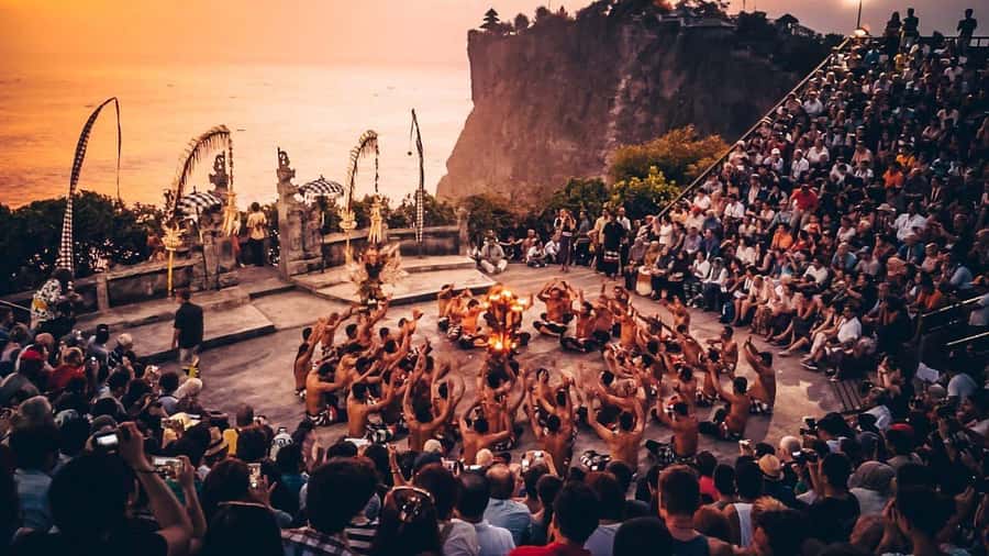 Bali: Kecak Fire Dance Show & Uluwatu Temple Entry Ticket - Uluwatu Temple at Dusk: Why This Spot Works So Well