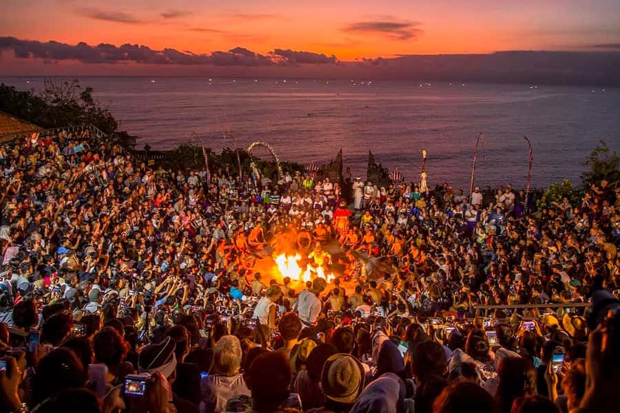 Bali: Kecak Fire Dance Show & Uluwatu Temple Entry Ticket - The Monkey Situation: What to Do Before One Sneaky Grab