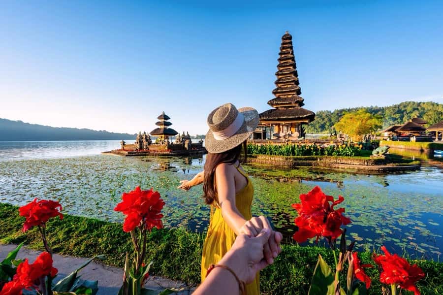 Bali: Lake Bratan, Handara Gate, Waterfall & Swing Tour - North Bali in One Day: Lake, Temples, Waterfalls, and Those Photo Stops