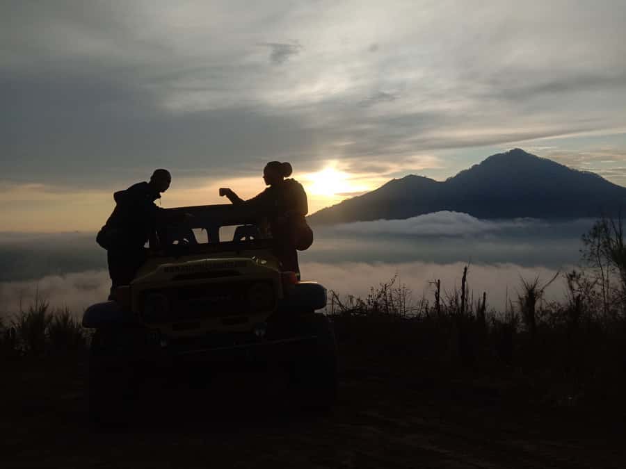 Bali: Mount Batur Sunrise Jeep Tour with Jungle Swing - Guides, comfort, and the small-jeep advantage