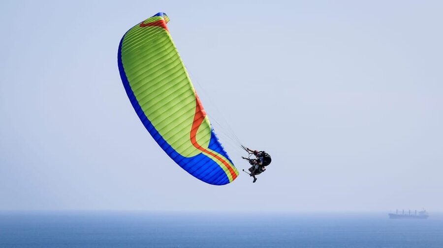 Bali: Nusa Dua Tandem Paragliding with Certified Pilot - Landing and the Post-Flight Lobby Comfort