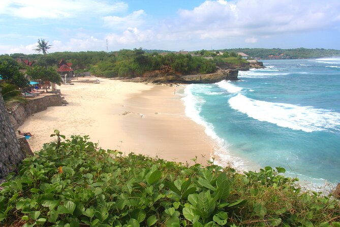 Bali Nusa Lembongan Islands Private Tour - All Inclusive - Stop 4: Dream Beach, white sand and clear water, with wind as the boss