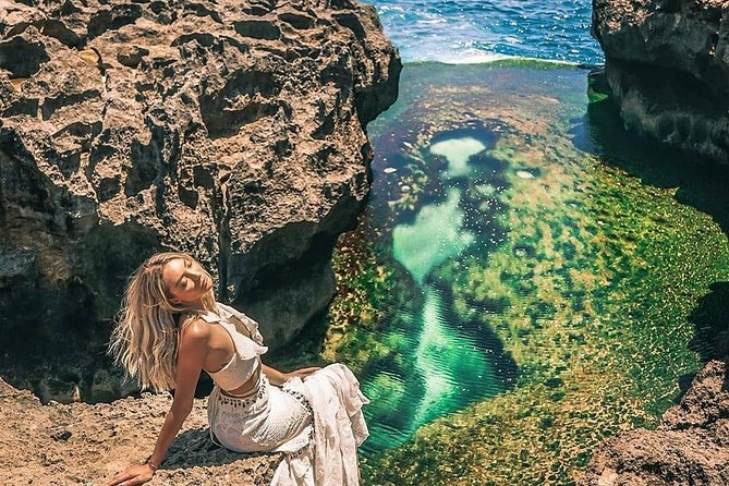 Bali-Nusa Penida. West Part. Private car. All-inclusive - Angel’s Billabong: Emerald Water, Steep Cliffs, and Quick Photo Time