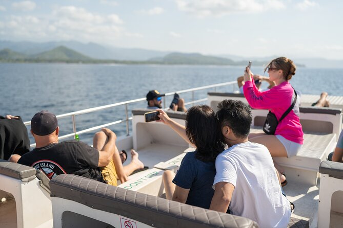 Bali (Padang Bai) to Gili Trawangan - Gili Air - Lombok (Bangsal) - Capacity and crowd comfort: not a giant mass-ride