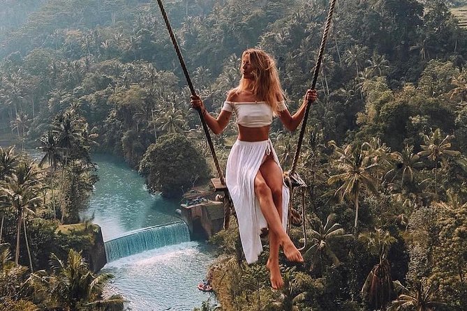 Bali Private Car Hire with Driver - Photo-Friendly Breaks: Ubud Market and Bali Swings