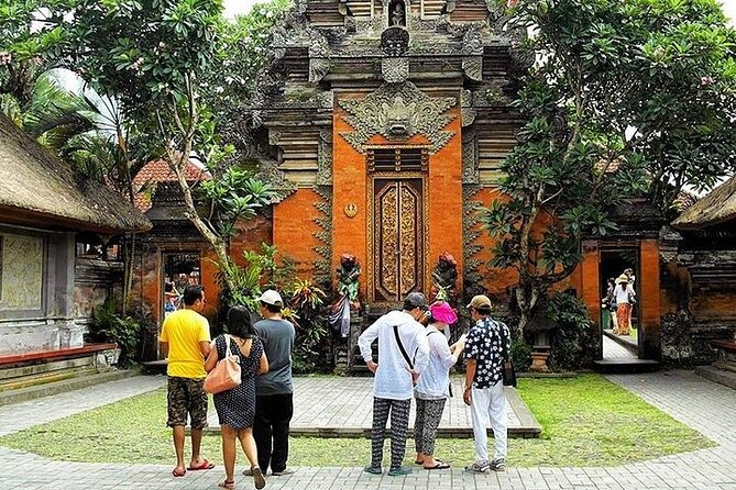 Bali Private inclusive tour: Best of Ubud in a Day - Stop 4: Sacred Monkey Forest Sanctuary, Long-Tailed Monkeys Up Close