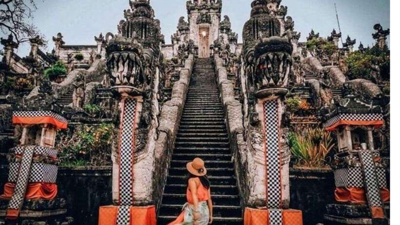 Bali: Private Instagram Tour - Lempuyang Temple and the Gate of Heaven split gate