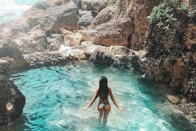 Bali Private Tour Waterfall with Tanah Lot Temple - Tanah Lot Temple around 4 pm: the sea temple timing matters