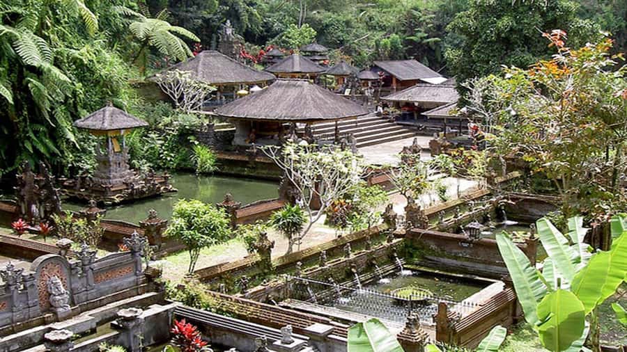 Bali: Sacred Temples and Sunset Private Tour - Choosing a guide: the names people keep mentioning in plain terms