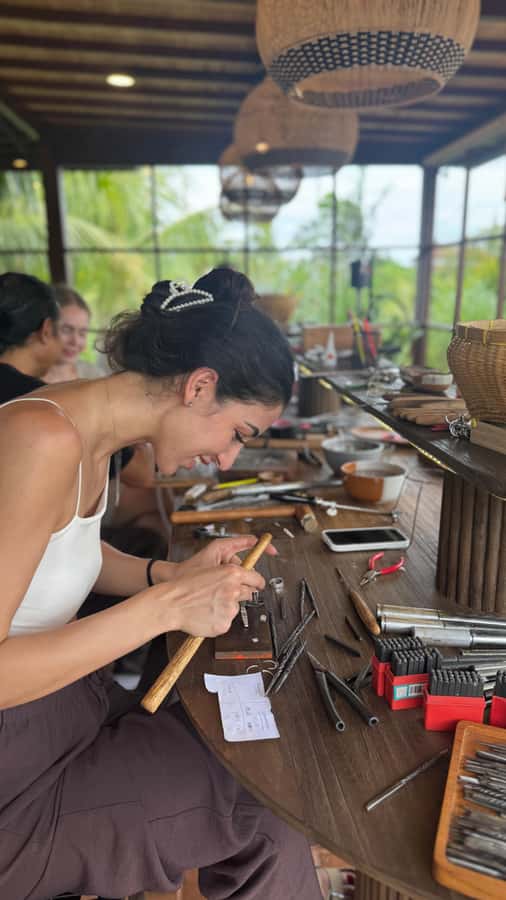 Bali: Seminyak Jewelry Making Class with Gold Plating Option - Entering the Air-Conditioned Studio in Seminyak