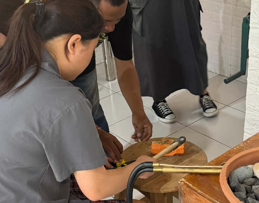 Bali: Silver Class in Kuta With Optional Tour And Activities - Getting There: Meeting Point Reality in Kuta and Legian