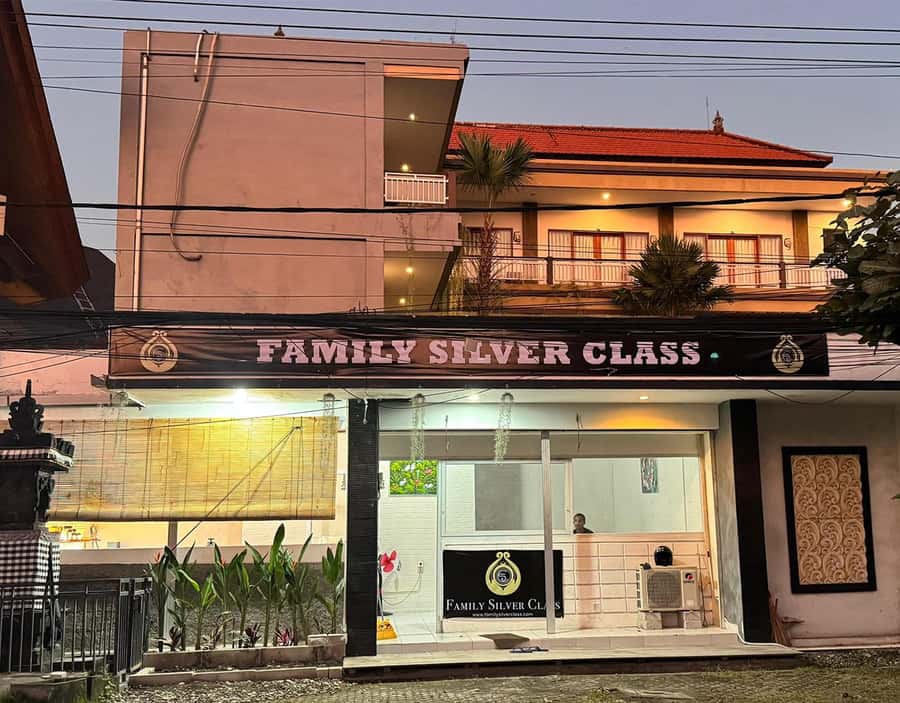 Bali: Silver Class in Kuta With Optional Tour And Activities - How the Class Feels: Small Groups, Patient Help, and Step-by-Step Involvement