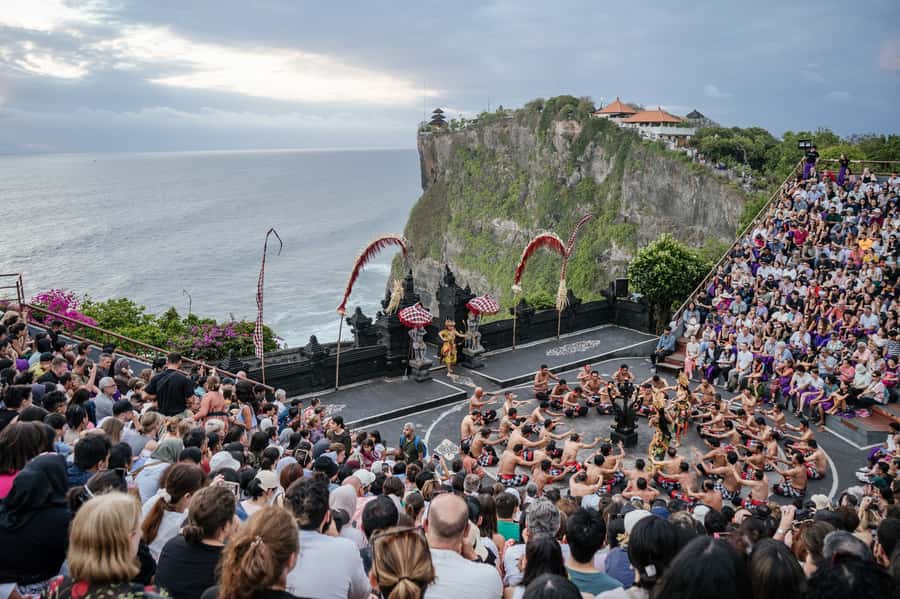 Bali: Skip-the-line Uluwatu Temple and Kecak Fire Dance Tour - Uluwatu Temple at cliff level, what the skip-the-line really changes