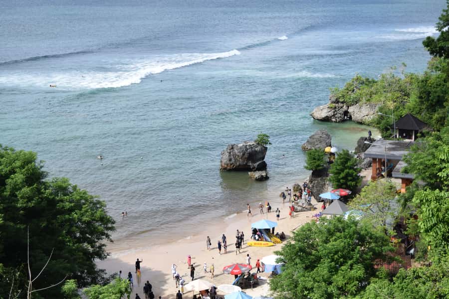 Bali: South Coast Uluwatu, Tanah Lot, and Jimbaran Day Trip - Lunch on Your Own: Plan for Restaurant Street Stops