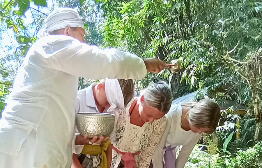 Bali Spiritual: Blessing Ceremony, Pristine Nature, Transfer - Balikaru Garden Walk, Flower Market Stop, and Jamu Welcome