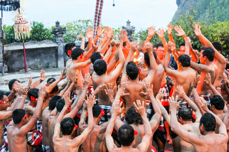 Bali Sunset: Uluwatu Temple, Kecak Dance and Jimbaran Bay - The drive south, and how your guide helps you arrive ready