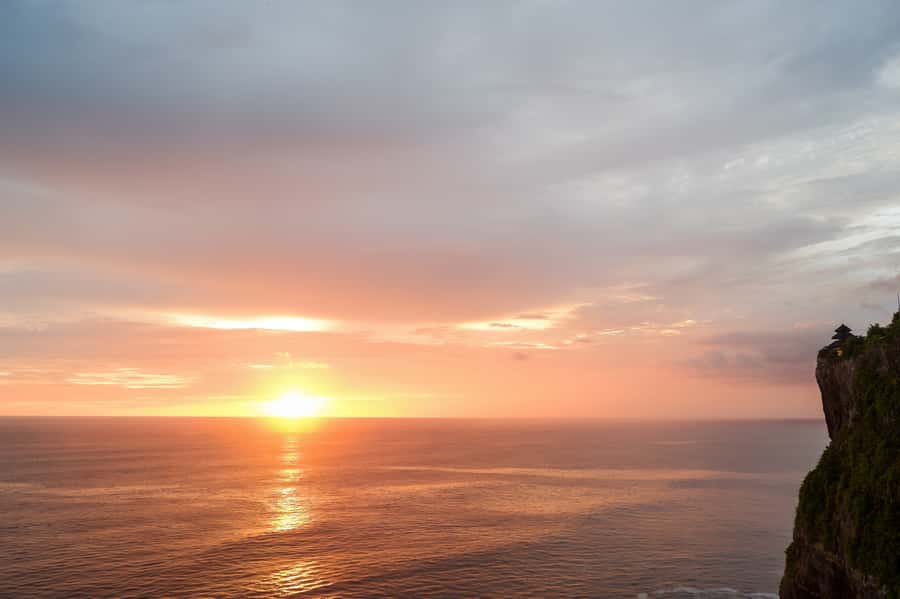 Bali Sunset: Uluwatu Temple, Kecak Dance and Jimbaran Bay - Kecak at 6:00 PM: the trance chant, fire, and story energy