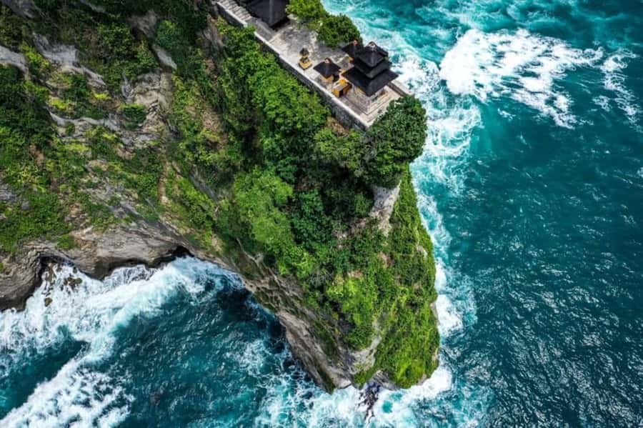 Bali: Sunset Uluwatu Temple & Kecak Fire Dance Private Tour - Photography at Uluwatu: how to get cliffs, temple detail, and show moments
