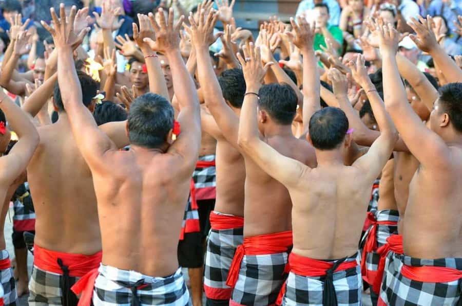 Bali: Sunset Uluwatu Temple & Kecak Fire Dance Private Tour - Practical tips that make the evening smoother