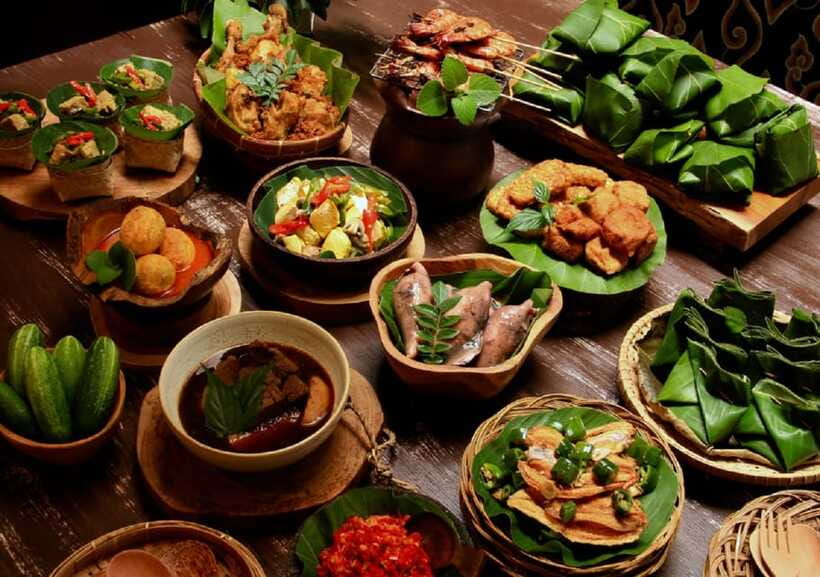 Bali: Taman Ayun and Tanah Lot Temple Sunset Tour - When Festivals Line Up With Your Visit