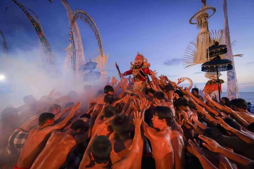 Bali: Tanah Lot Temple Sunset Kecak & Fire Dance Show Ticket - Tanah Lot at golden hour, and why this show feels different